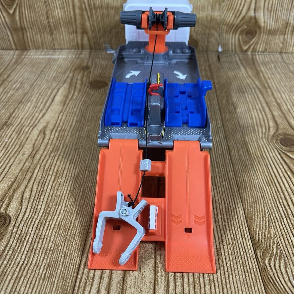 Matchbox Action Drivers Matchbox Tow & Repair Truck Tow Crank Works 12” - Picture 9 of 13